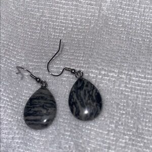 Elegant Black and Gray Teardrop stone Earrings